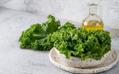 Τροφές πλούσιες σε ασβέστιο και βιταμίνη D για την προστασία των οστών 