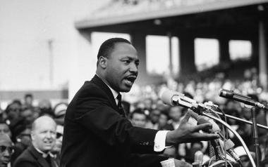 32 βαθυστόχαστα αποφθέγματα από τον Martin Luther King Jr.