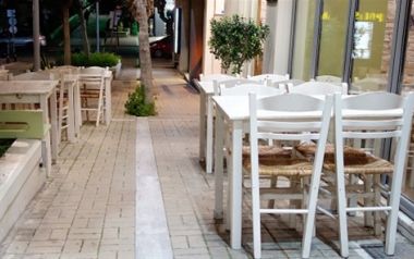 Παπαθανάσης: Εξετάζεται να ανοίξουν νωρίτερα εστίαση, εμπορικά κέντρα και εσωτερικοί χώροι, μίλησε και για την τιμή στις μάσκες