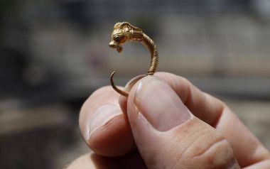 Χρυσό σκουλαρίκι της ελληνιστικής εποχής ανακαλύφθηκε στην Ιερουσαλήμ