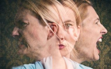 Μην μπερδεύεις το αντέχω με το ανέχομαι..Αντέχω πολλά.Δεν ανέχομαι τα πάντα....