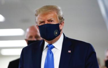 Ο Τραμπ φόρεσε μάσκα δημόσια για πρώτη φορά