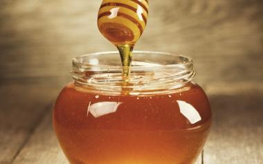 8 πράγματα που θα συμβούν στο σώμα σας αν αρχίσετε να τρώτε μέλι κάθε μέρα
