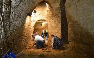 Αρχαιολογικό "θησαυρό" αποκάλυψε η επέκταση του μετρό στον Πειραιά - Τι περιέχει η Ξυλαποθήκη των Αστικών Πυλών 