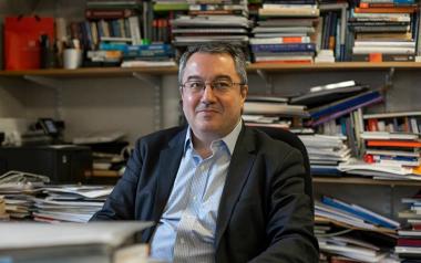 Να ανησυχούμε για δεύτερη πανδημία από τη νέα γρίπη των χοίρων; Ο Ηλίας Μόσιαλος απαντά