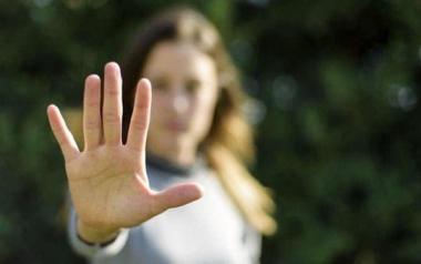 Η Δύναμη του Οχι: Γιατί αποδεχόμαστε όσα θα θέλαμε να αρνηθούμε;