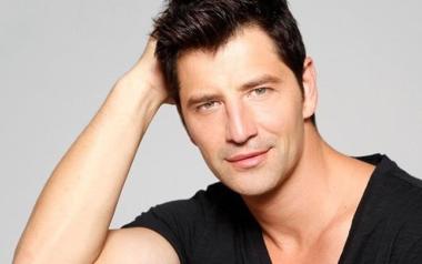 Σάκης Ρουβάς, το χαμόγελο του τον οδηγεί ψηλά, στο μέλλον όχι μόνο στη μουσική 