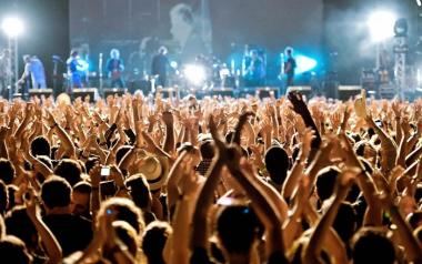 10 καλλιτέχνες που έχουν μόνο φίλους στην Ελλάδα