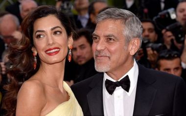 George Clooney και Amal δωρίζουν 100.000 δολάρια για τα παιδιά των μεταναστών