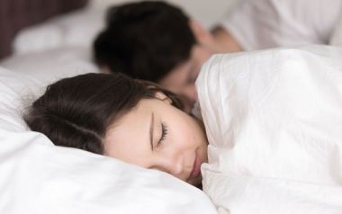 Ο ύπνος του Σαββατοκύριακου προστατεύει από τον πρόωρο θάνατο