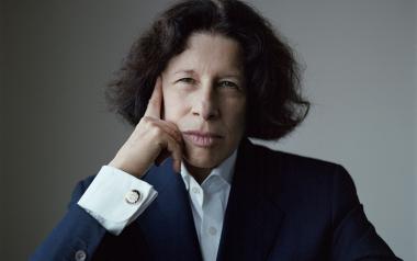 Fran Lebowitz: Από τη Νέα Υόρκη για πρώτη φορά στην Αθήνα και στη Στέγη