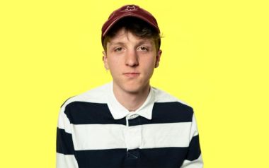 Powfu - Death bed (coffee for your head)  ft. beabadoobee