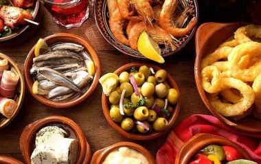 Γιατί παχαίνουμε όταν νηστεύουμε και τι πρέπει να προσέξουμε στη διατροφή μας