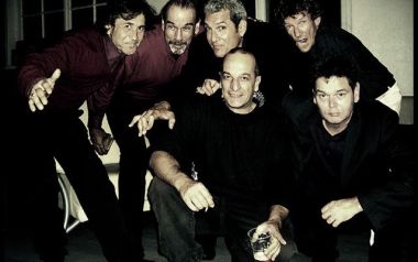 6 τραγούδια των Tuxedo Moon, πέθανε ο μπασίστας τους