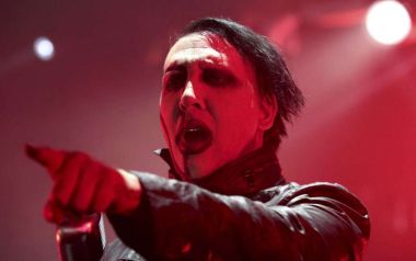 Ο Marilyn Manson ακύρωσε 9 συναυλίες λόγω τραυματισμού επί σκηνής