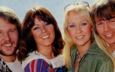 1976, τα Νο 1 σε ΗΠΑ, Αγγλία, Ιανουάριος