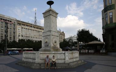 Και έχουμε Ιούλιο. Χαμός στη Σερβία μετά την απόφαση για lockdown – Διαδηλωτές έκαναν ντου στη Βουλή 