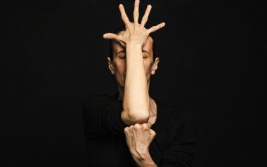 Χορός στη Στέγη: Ανώνυμο της Τζένης Αργυρίου