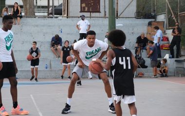AntetokounBros Academy: Παίζεις δίπλα στους καλύτερους παίκτες μπάσκετ στον κόσμο
