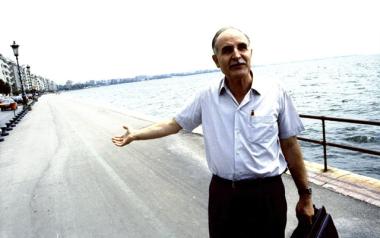 Ντίνος Χριστιανόπουλος: Η θάλασσα είναι σαν τον έρωτα, μπαίνεις και δεν ξέρεις αν θα βγεις...