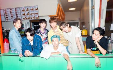 BTS (방탄소년단) 'Dynamite'
