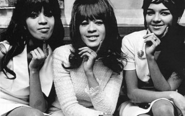 Σαν Σήμερα το 1963 No1 στην καρδιά μας, No2 στα charts - The Ronettes - Be My Baby