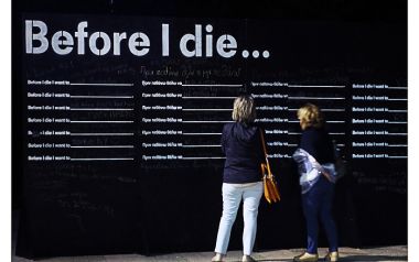 Confessions / before i die, από την διάσημη εικαστικό Candy Chang