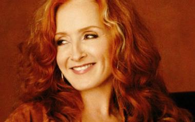 10 τραγούδια για τον 'δρόμο' που ακούει η Bonnie Raitt όταν κάνει περιοδεία