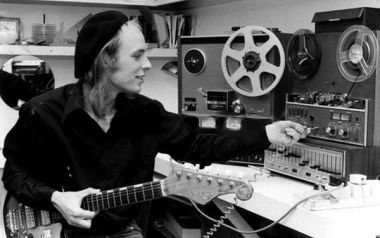 Ακούστε 29 ώρες ambient μουσικής από τον υπέροχο Brian Eno