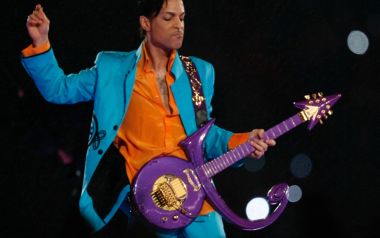 Η ανεπανάληπτη εμφάνιση του Prince στο Super Bowl το 2007