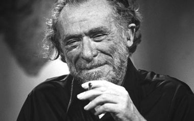 Charles Bukowski: «Αν χάνεις την ψυχή σου και το ξέρεις, τότε έχει μείνει λίγη ακόμα ψυχή για να χάσεις»...