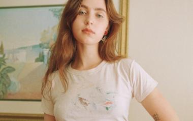 Clairo - Blouse