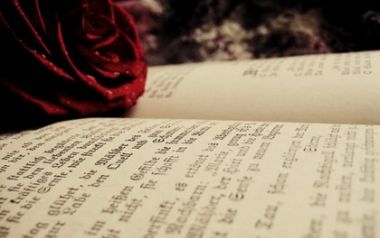 Ποίημα vs Τραγούδι για τον Έρωτα