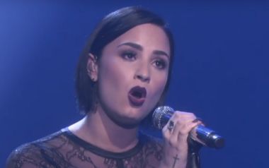 Stone Cold-Demi Lovato  στην 'Ellen'