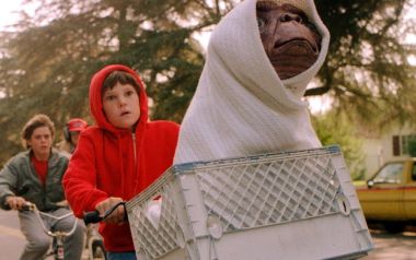 Σαν σήμερα το 1982 ο E.T 'επιστρέφει' σπίτι... 