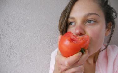 Αυτά είναι τα 6 μέρη του σώματος που ωφελούνται όταν τρώμε ντομάτες