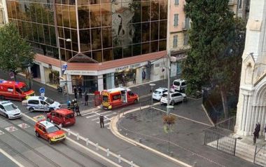 Γαλλία: νέο επεισόδιο βίας, 3 νεκροί σε επίθεση με μαχαίρι σε εκκλησία, 