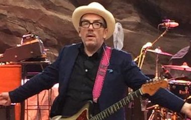 Elvis Costello - No Flag επιστροφή στο παρελθόν