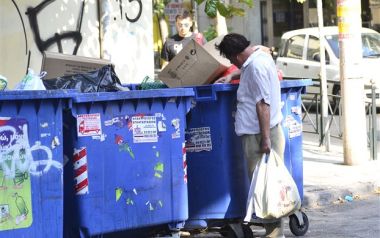 Eurostat: Σε συνθήκες φτώχειας ή κοινωνικού αποκλεισμού ένας στους 3 Έλληνες