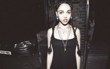 FKA twigs διασκευάζει Sam Smith (Stay With Me)