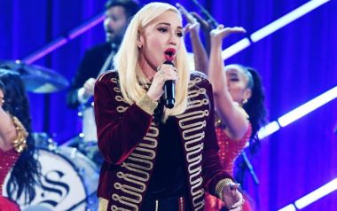 H Gwen Stefani θα κυκλοφορήσει τις επιτυχίες της σε κάντρυ διασκευές