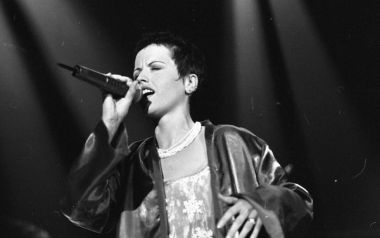 Η φωνή της Dolores O'Riordan ήταν παντού, και ας μη το καταλαβαίναμε