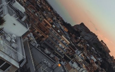 H Στέγη του Ιδρύματος Ωνάση μας προσκαλεί να αναζητήσουμε μαζί το «μετά» μιας πόλης που διεκδικεί να ξαναγεννηθεί