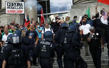 Διαδηλώσεις στην Ευρώπη «Ο κοροναϊός είναι ένα μεγάλο ψέμα»