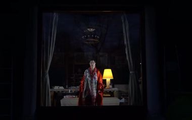 Enter: Όλο το σπίτι μια σκηνή. Το Ίδρυμα Ωνάση συνομιλεί με την εποχή, τη στιγμή και την κατάσταση. 