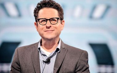 Ο σκηνοθέτης του νέου 'Star Wars' JJ Abrams, απαντά σε μία σειρά ερωτήσεων για το Vanity Fair...