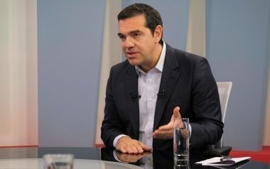 Όταν παλεύουν τα βουβάλια, τα μυρμήγκια κρύβονται, αλλά κάτι μαθαίνουν, η συνέντευξη Τσίπρα