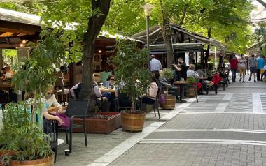 Προνόμια εμβολιασμένων: Όλες οι διευκολύνσεις για εστίαση και ψυχαγωγία