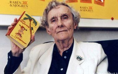 Σαν σήμερα το 2002 πέθανε η Astrid Lindgren, δημιουργός της Πίπης Φακιδομύτης...