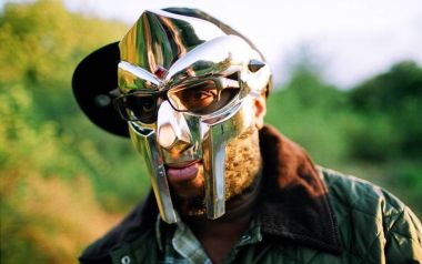 Πέθανε 49 ετών ο μασκοφόρος ράπερ MF DOOM